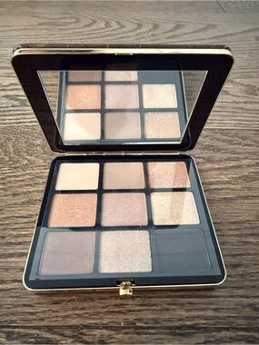 Bobbi Brown Scotch on the Rocks
Warm Glow Eye Palette - Limited Edition